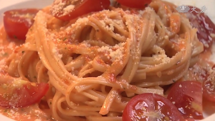 Noodles with Lemon and Tomato Sauce