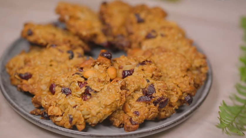 Nutty Oatmeal Cookies with Cranberries