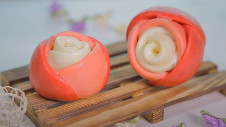 Rose-shaped Steamed Buns