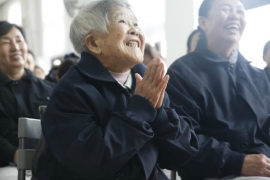 In her eighties, Wang Jinhua has found her calling in life while watching Da Ai TV…